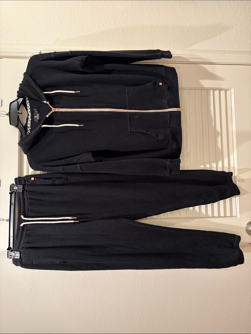Volcom Black Track Pants & Joggers Set